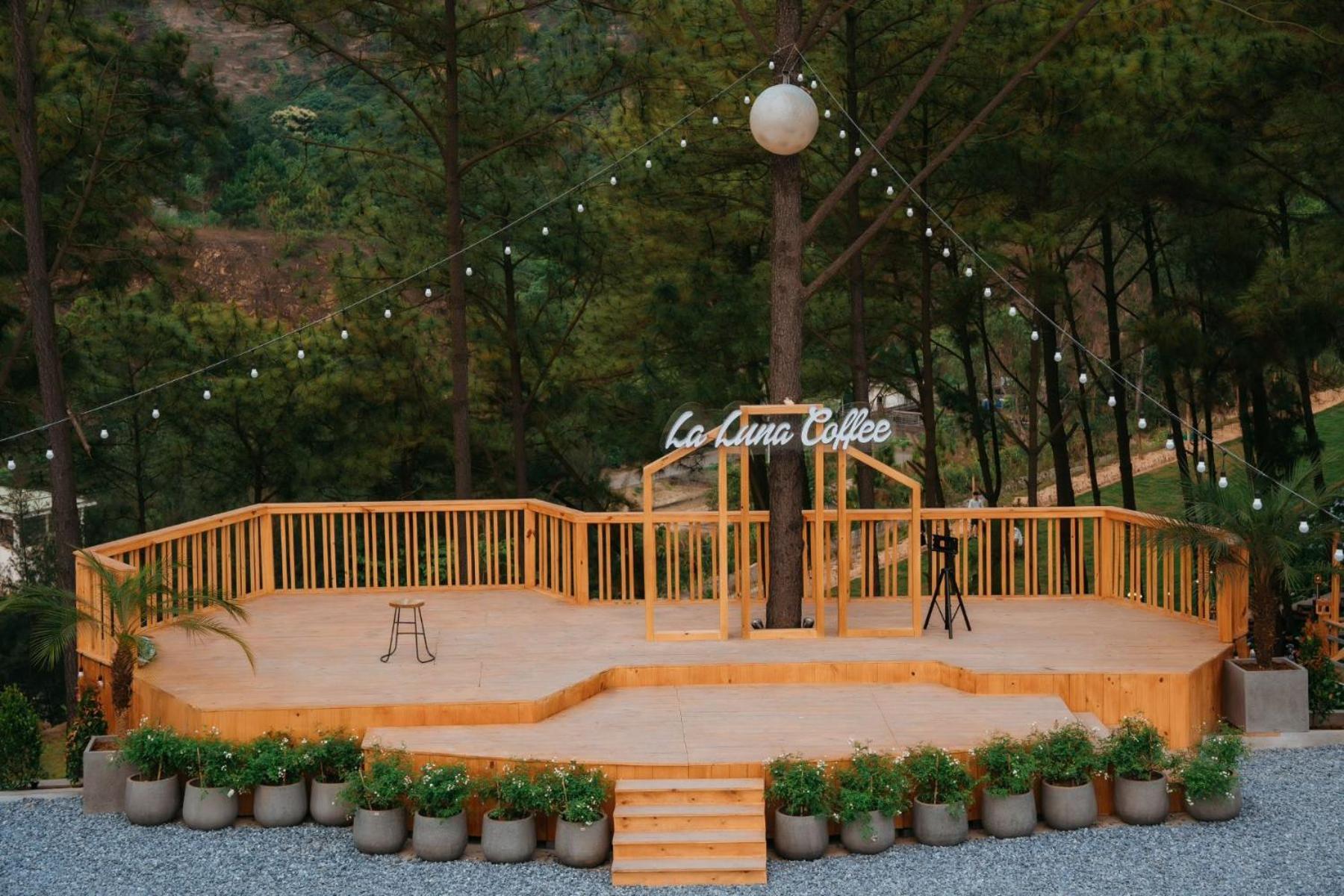 ハロン Nha Nghi Anh Dung Bed & Breakfast エクステリア 写真